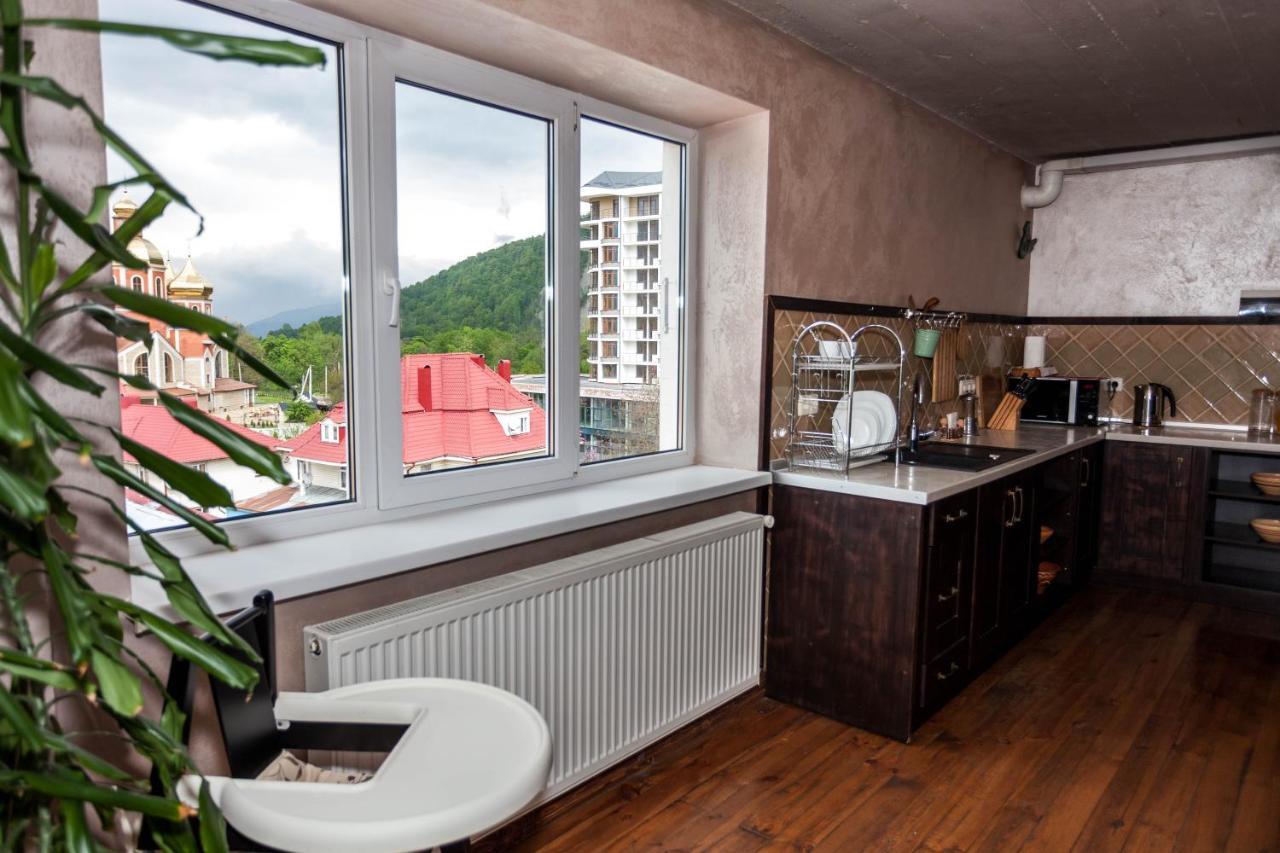 Hotel Korali Jaremče Esterno foto