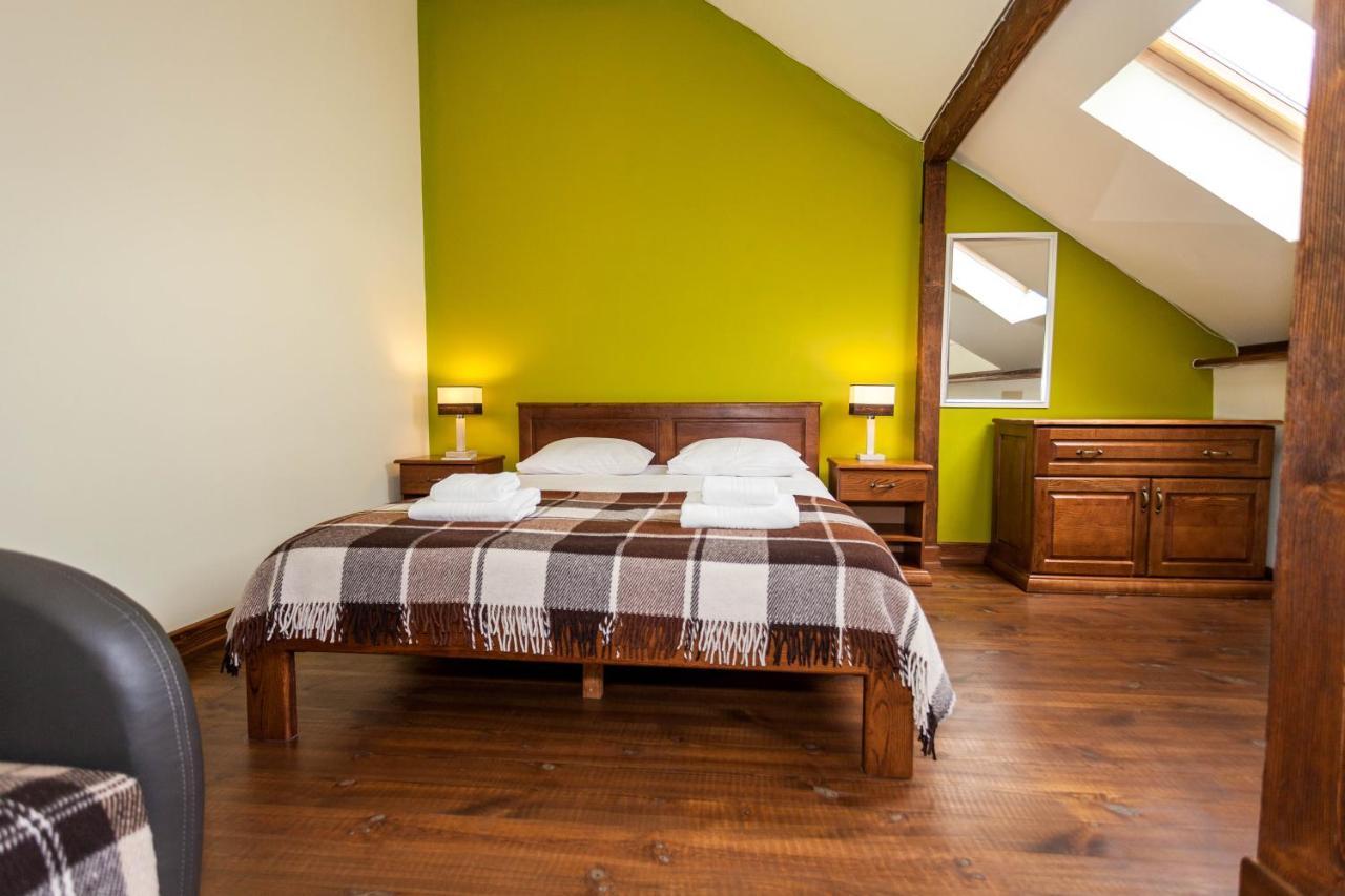 Hotel Korali Jaremče Esterno foto